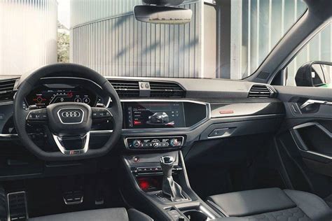 Audi RS Q3 2024 Interior, Exterior Images - RS Q3 2024 Photo Gallery | Oto