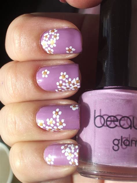 Craft Nail: Daisy, Daisy.