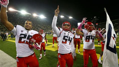 Arizona Wildcats celebrate huge upset - Sports Illustrated