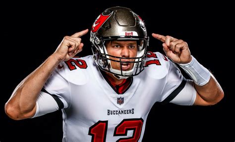 Yep, Tom Brady in a Tampa Bay Buccaneers jersey looks weird - mlive.com