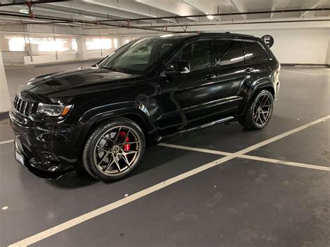 Jeep Grand Cherokee SRT Black with Bronze Savini SV-F5 | Wheel Front