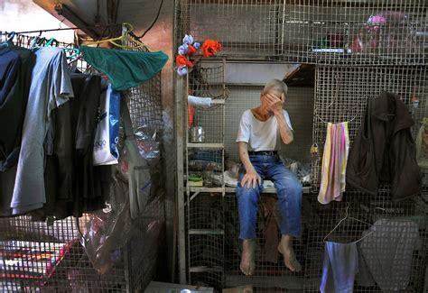 The Poor Of Hong Kong Are living In Horrific Conditions In Stacked Up ...