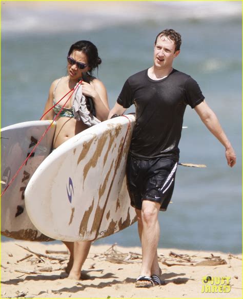 Mark Zuckerberg & Priscilla Chan: Surfing in Hawaii!: Photo 2858132 ...