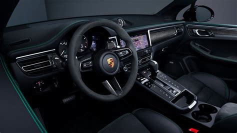 2022 Porsche Macan Gets New Interior, Power Bump - Kelley Blue Book