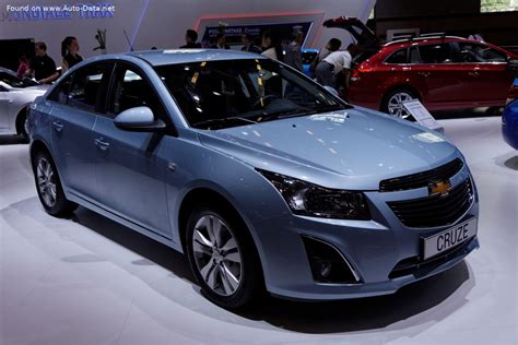 2013 Chevrolet Cruze Sedan (facelift 2013) | Technical Specs, Fuel ...