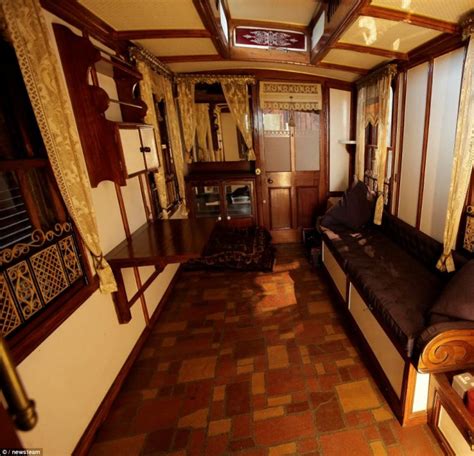 Vintage Mobile Home Restoration; Worlds Oldest Caravan - Mobile Home Living