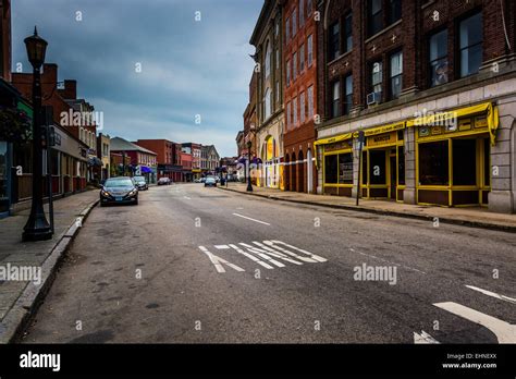 Bank Street in downtown New London, Connecticut Stock Photo - Alamy