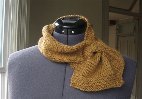 Ravelry: Beginner Keyhole Scarf pattern by Kate Donaldson