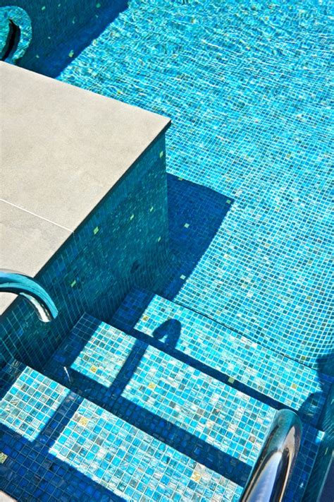 40 Stunning Mosaic Pool Tile Ideas For Luxurious Pool Design 032 ...