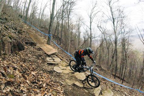 Top 5 Tips for Your First Downhill Race - Singletracks Mountain Bike News