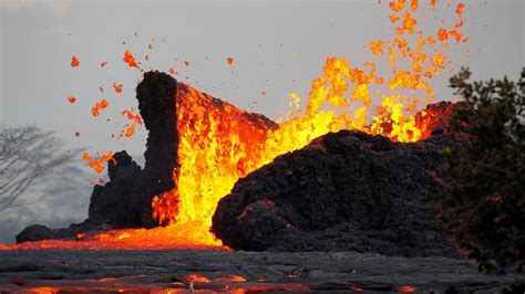 Scenes from the Volcanic Eruption in Hawaii: Lava, Ash and Toxic Fumes ...