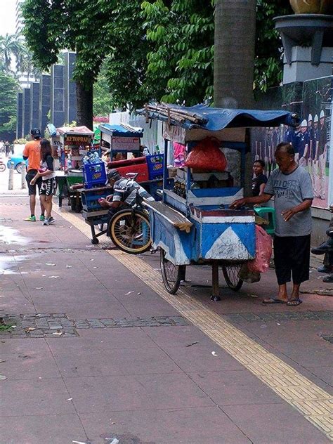 Pedagang Kaki Lima Senayan | Lima, Gambar, Makanan