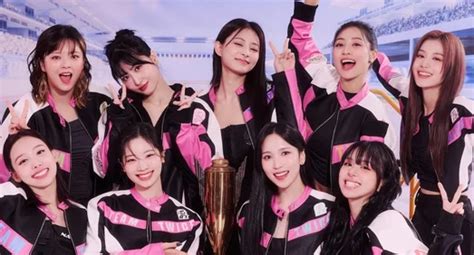 TWICE Becomes the First Kpop Girl Group to Perform at Japan's Nissan ...