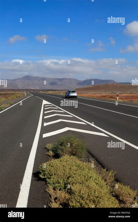 Road Markings On Highway High Resolution Stock Photography and Images ...