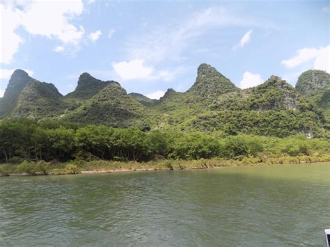 Karst Peaks of Li River, Guilin, China [5152x3684] [OC] : r/EarthPorn