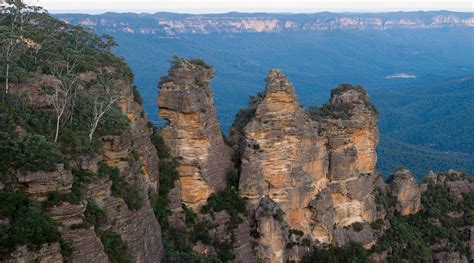 File:Blue mountains - three sisters.jpg - Wikimedia Commons