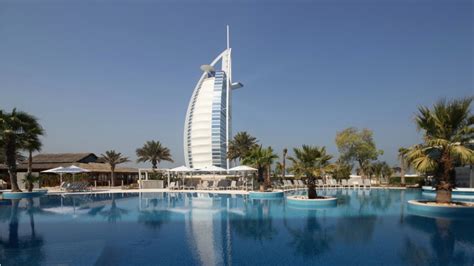 Jumeirah Beach Hotel in Dubai