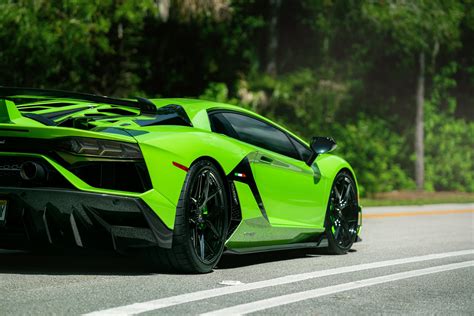 Download Vehicle Lamborghini Aventador SVJ 8k Ultra HD Wallpaper by ...