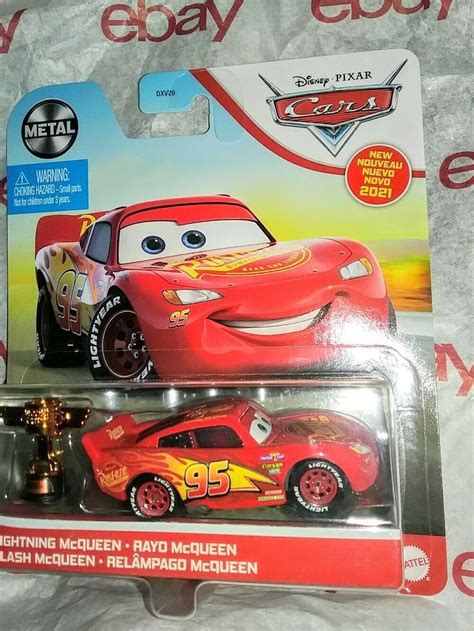 2021 LIGHTNING MCQUEEN - PISTON CUP CHAMPION WITH GOLD TROPHY Disney ...