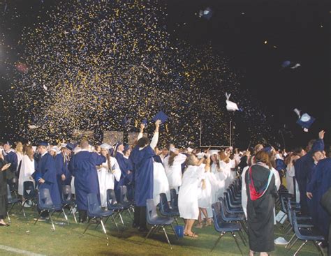 White County Turn Out For 2015 High School Graduation Ceremony - WRWH