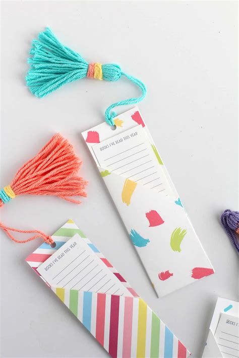 DIY Bookmark With Book List Pocket | FaveCrafts.com