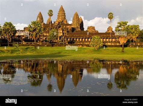 Angkor Wat Aerial View Stock Photos & Angkor Wat Aerial View Stock ...