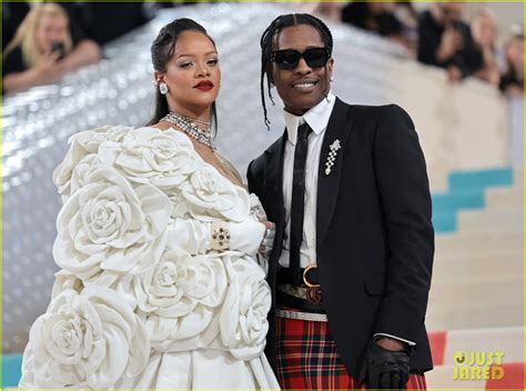 Rihanna Makes a Statement in White Florals Alongside A$AP Rocky at Met ...