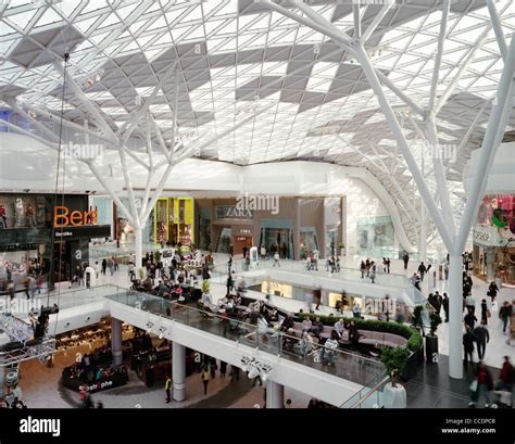 WESTFIELD LONDON SHOPPING MALL INTERIOR ATRIUM Stock Photo, Royalty ...