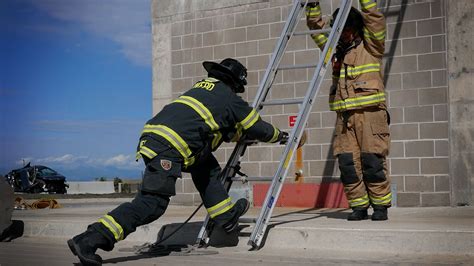 Firefighter Ground Ladder Training | Two Man Deployment