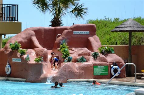 Hotel Grounds • Wyndham Garden Fort Walton Beach Hotel