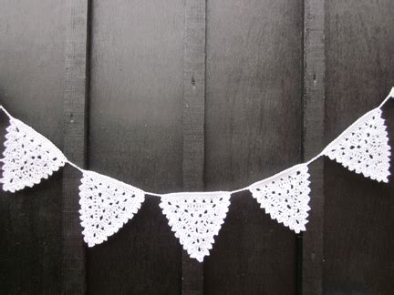 Christmas Crochet Bunting Pattern