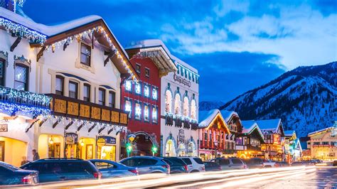 10 of the coziest Christmas towns in America | Fox News