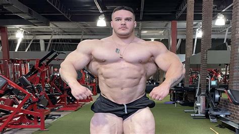 Bodybuilder Nick Walker Weighs 295 Pounds Ahead of the 2022 Mr. Olympia ...