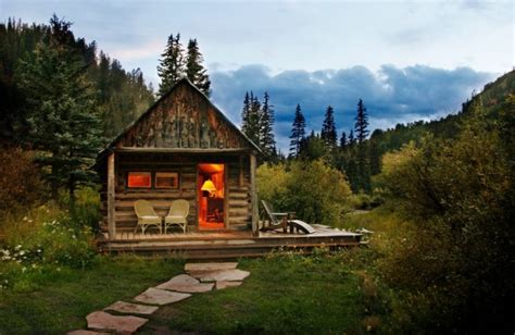 Relaxshacks.com: THIRTEEN Tiny Dream Log Cabins- AND a floating log home!