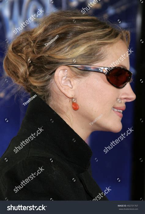 Julia Roberts Los Angeles Premiere Charlottes Stock Photo 492731767 ...