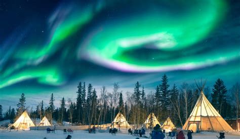 8 Truly Incredible Places To See The Northern Lights In Canada