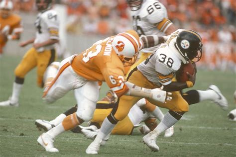 The Buccaneers’ old creamsicle uniforms are beautiful. Shut up, haters ...