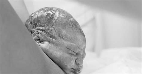 Birth Photographer Captures Exact Moment Babies' Heads Are Born In ...