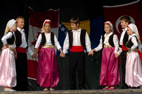 Beautiful Muslim's Pictures: Traditional Bosnian Dress