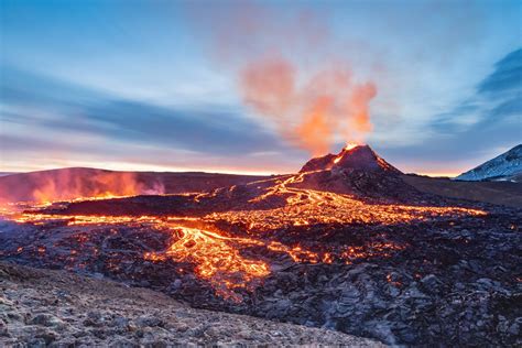 Volcano Tours in Iceland | Volcano Tours with Local Guides