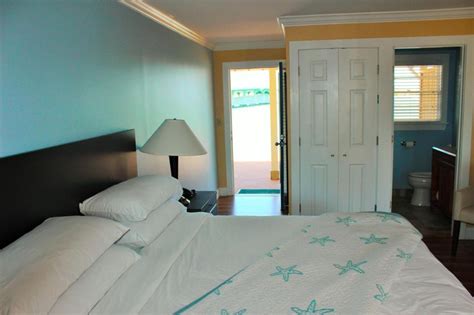 King Room with River View at Edgewater Inn - St. Augustine | Suiteness ...