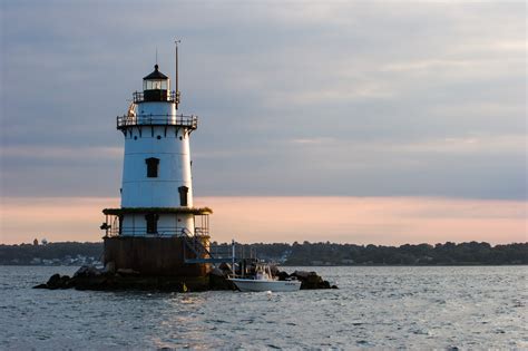 Top 5 Lighthouses in Rhode Island That You Must Visit - OPTX RI