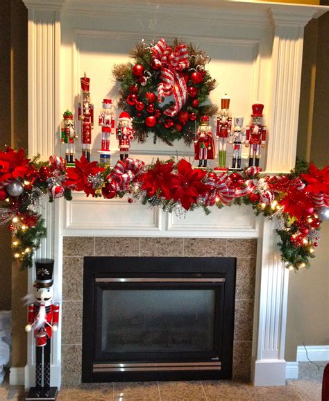 Pin by Stacia Coughenour on Christmas Decorating | Christmas mantel ...