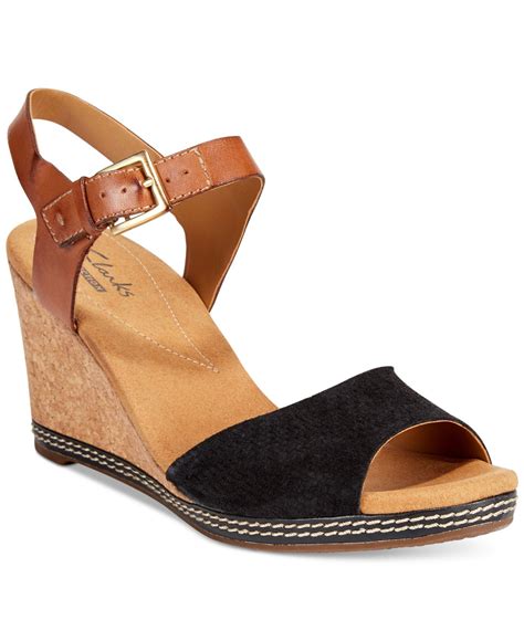 Clarks Collection Women's Helio Jet Wedge Sandals in Black | Lyst