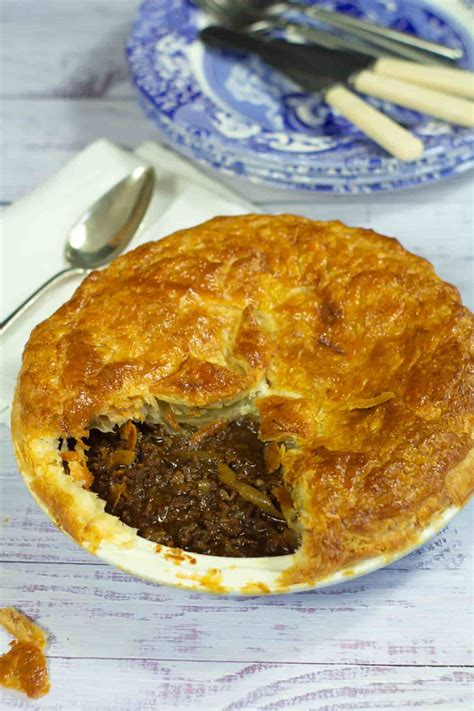 Easy Minced Beef and Onion Pie - Apply to Face Blog