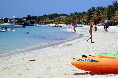 Things To Do In Roatan, Honduras | TouristSecrets