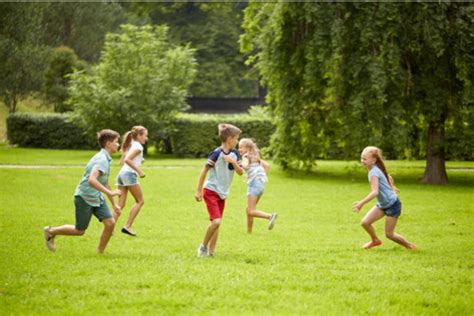 4 Important Reasons Why Your Child Should Play Outdoor Games | Kelly's ...