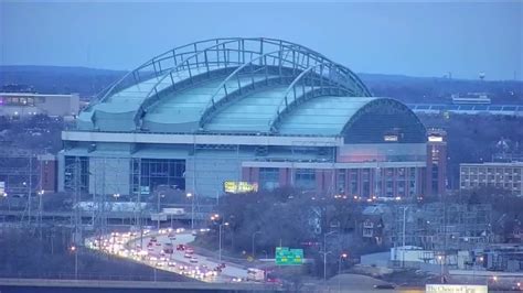 AmFam Field roof to be closed during Opening Day