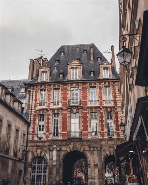 Place des Vosges: A Gem in the Heart of le Marais, Paris | solosophie