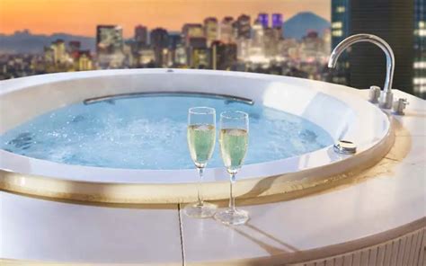 Best Hotels With In-Room Jacuzzi in CT (Hot Tub & Whirlpool Suites ...